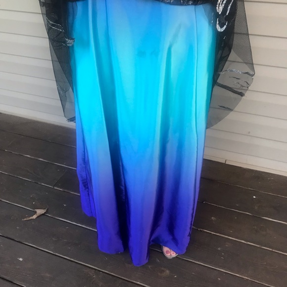 Formal Event Dress - Picture 4 of 8